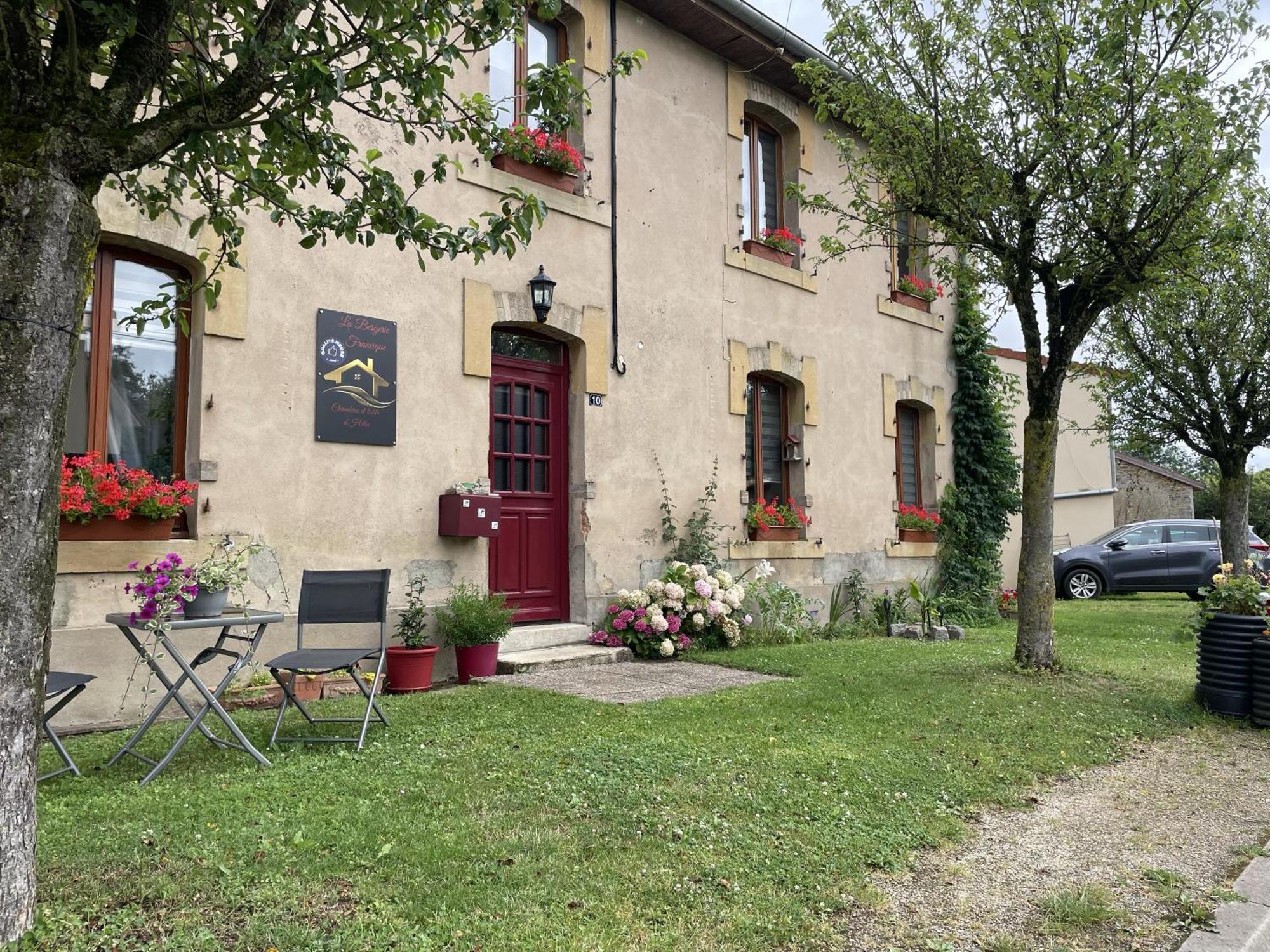 Bergerie Francique Apartment Lachaussee Exterior photo